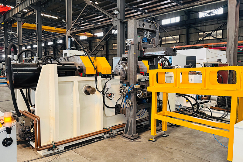 Горизонтальная машина для экспандирования (пресс для расширения колесных ободьев)